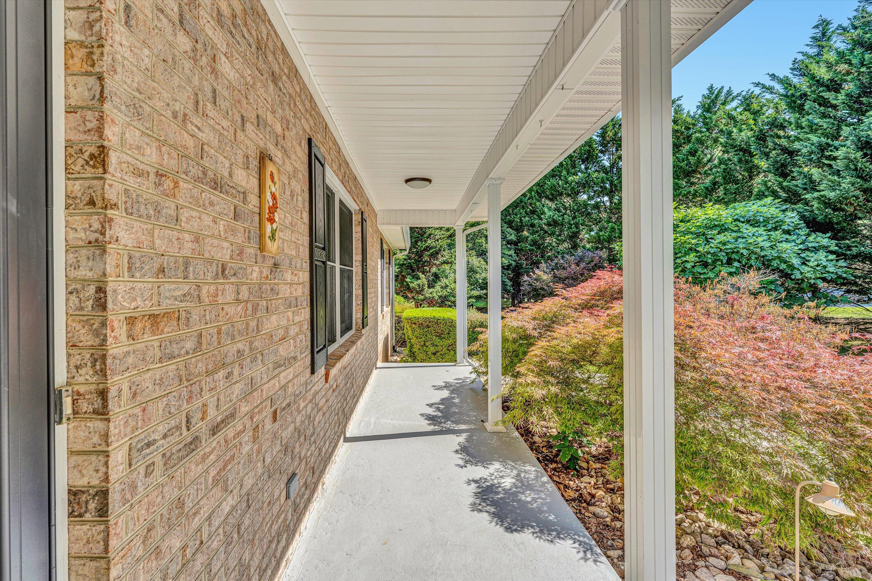 395 Middle Valley Road Hardy, VA 24101 - Photo 6 of 66 06-DSC00151