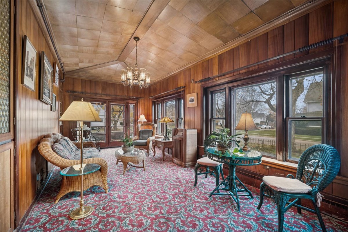 305 Oregon Avenue West Dundee, IL 60118 - Photo 18 of 68