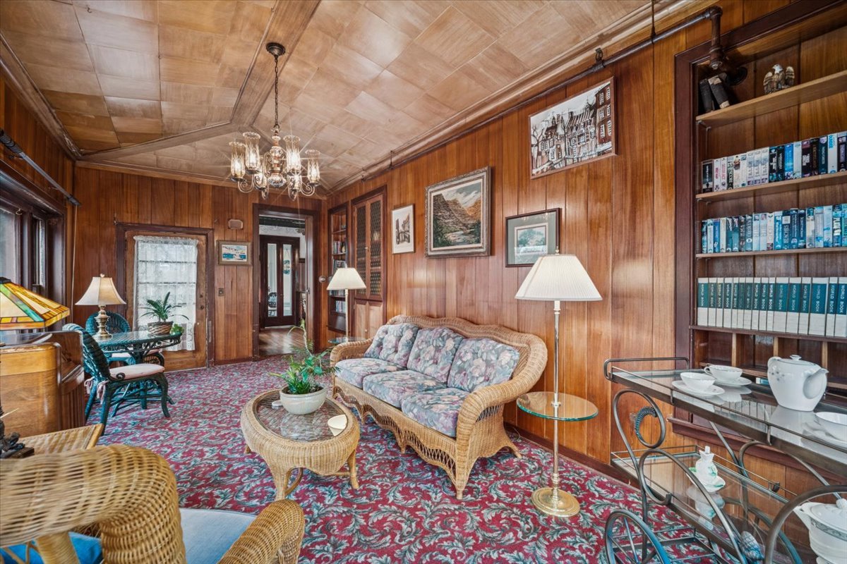 305 Oregon Avenue West Dundee, IL 60118 - Photo 19 of 68