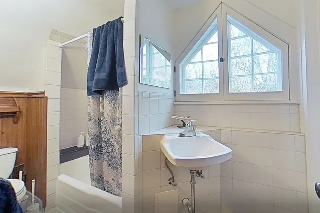 $899,900 | 305 Oregon Avenue, West Dundee, IL 60118