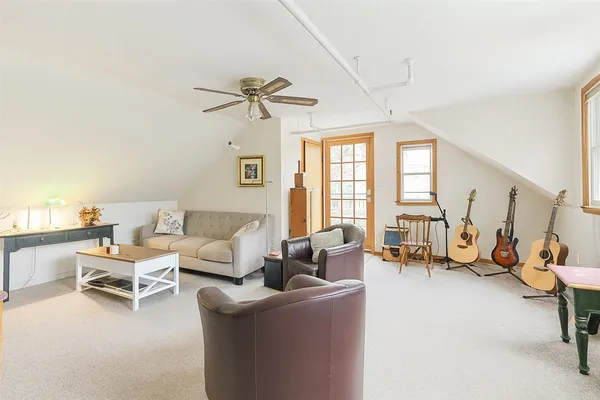 $899,900 | 305 Oregon Avenue, West Dundee, IL 60118