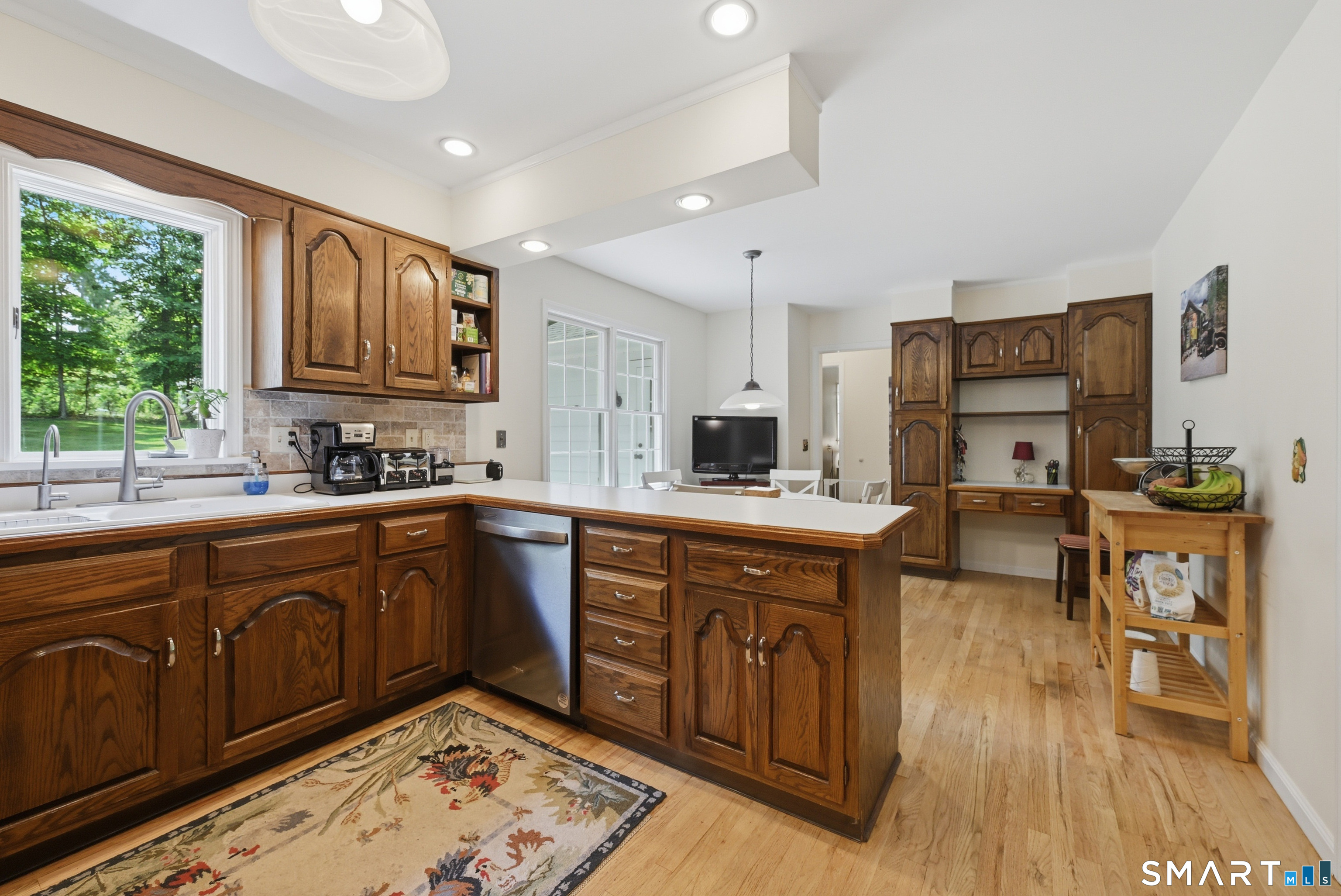 28 Wintergreen Hill Road Danbury, CT 06811 - Photo 11 of 39