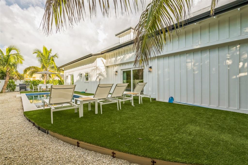 305 73rd Street Holmes Beach, FL 34217 - Photo 20 of 59