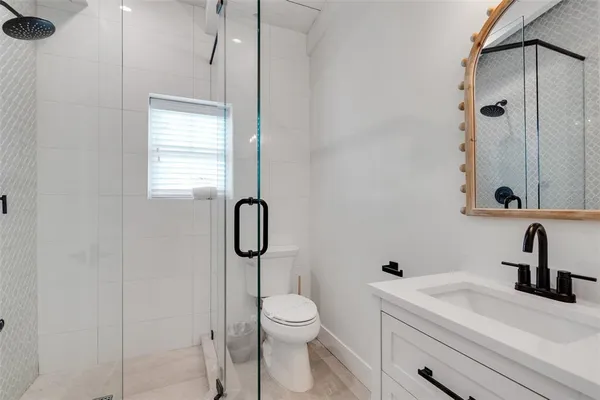 $2,185,000 | 305 73rd Street, Holmes Beach, FL 34217