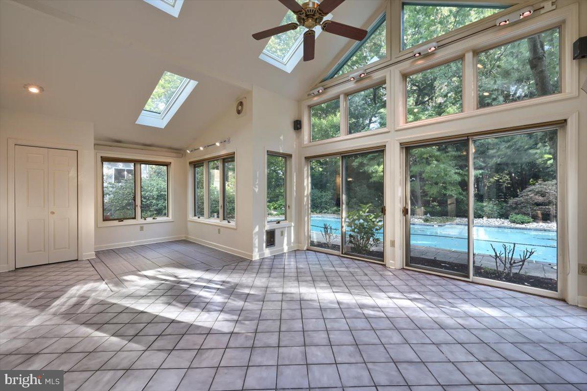 1328 Valley Road Lancaster, PA 17603 - Photo 25 of 46 Gallery Image 25