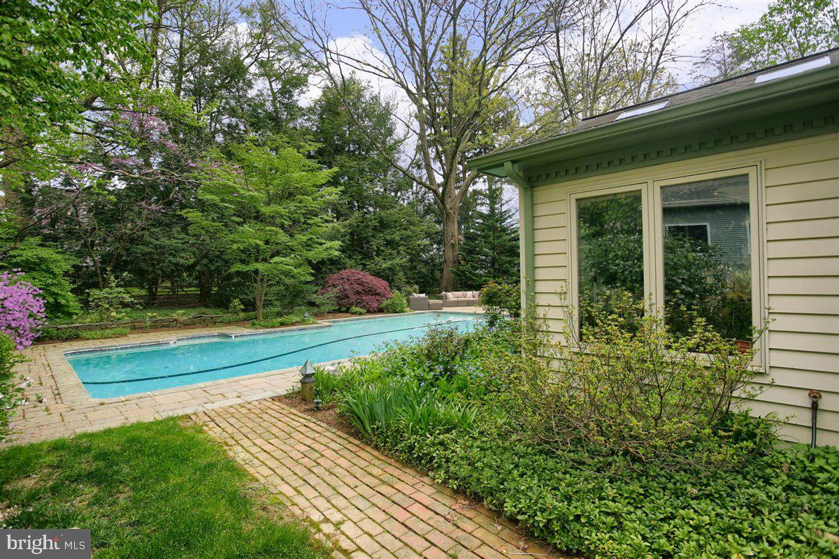 1328 Valley Road Lancaster, PA 17603 - Photo 33 of 46 Gallery Image 33