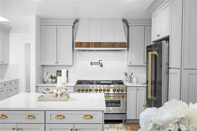 $2,995,000 | 1014 4th Avenue North, Seattle, WA 98109