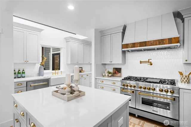 $2,995,000 | 1014 4th Avenue North, Seattle, WA 98109