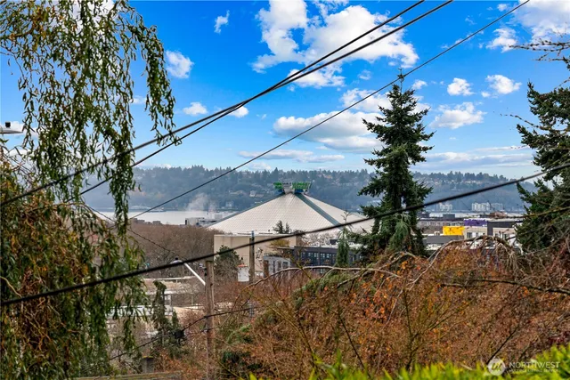 $2,995,000 | 1014 4th Avenue North, Seattle, WA 98109