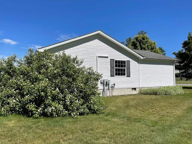 $2,450 | 14 Sawmill Ridge, Sandown, NH 03873