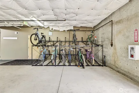 $899,000 | 8850 Redmond-Woodinville Road Northeast, Unit 301, Redmond, WA 98052