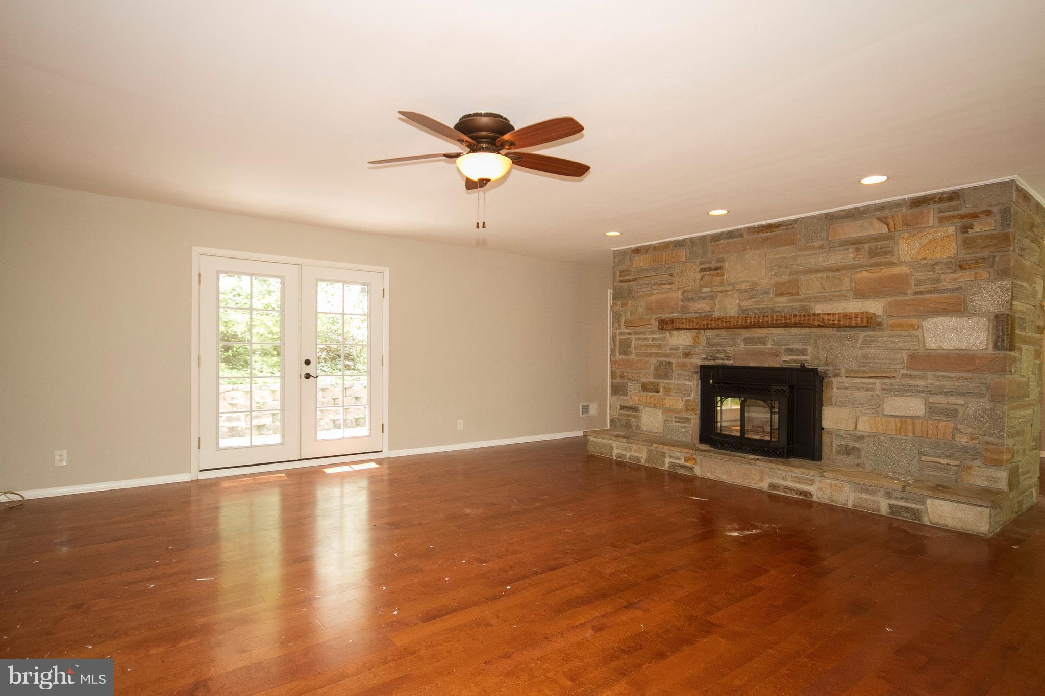 4501 Butler Road Reisterstown, MD 21136 - Photo 6 of 25 Living Room