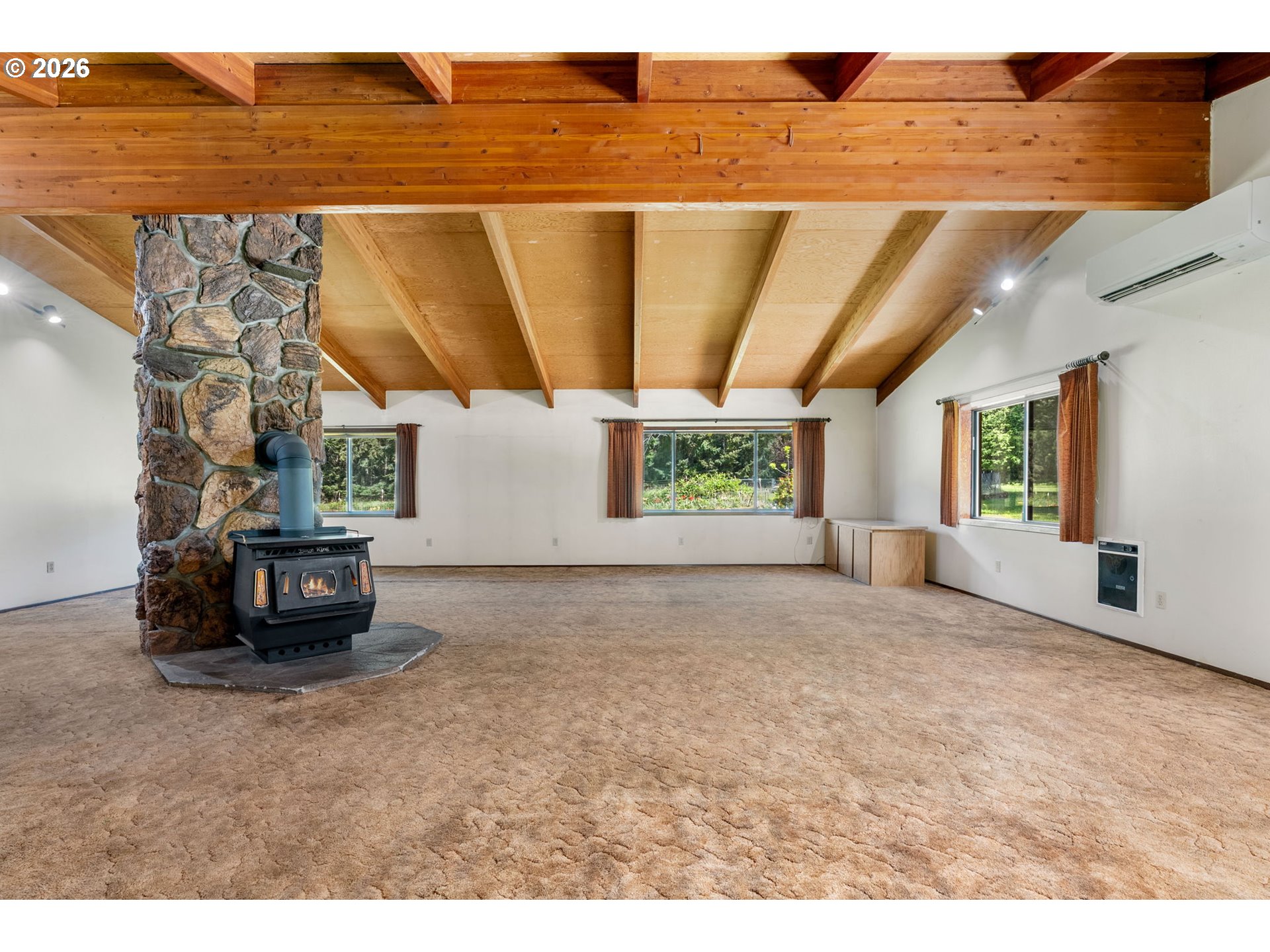 586 Northwest Loop Road White Salmon, WA 98672 - Photo 22 of 48 a view of a room with a window