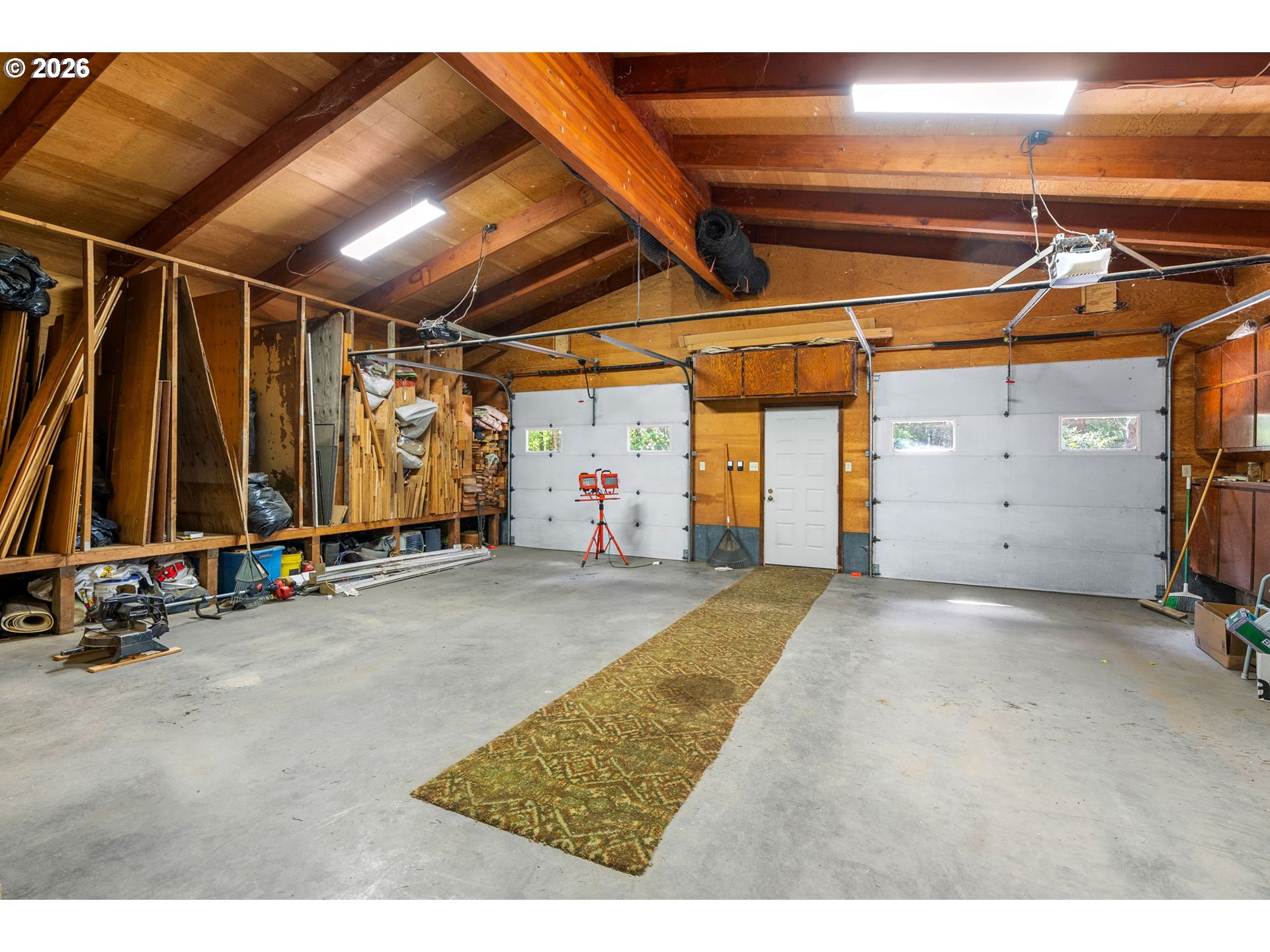 586 Northwest Loop Road White Salmon, WA 98672 - Photo 34 of 48 a view of a room with gym equipment