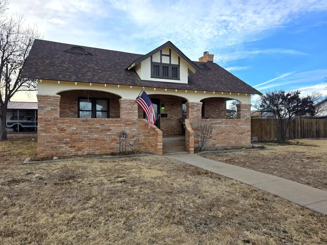 $225,000 | 501 North Houston Street, Shamrock, TX 79079