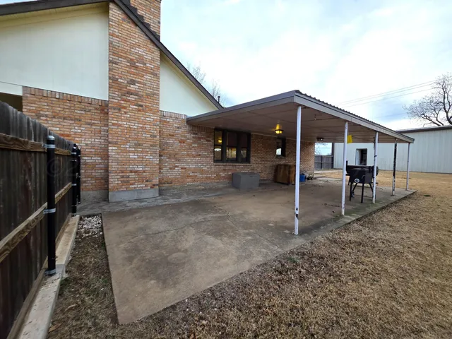$224,000 | 501 North Houston Street, Shamrock, TX 79079