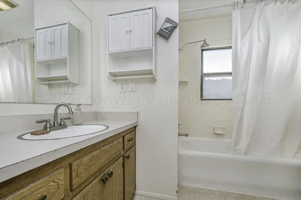 $195,000 | 501 North Houston Street, Shamrock, TX 79079