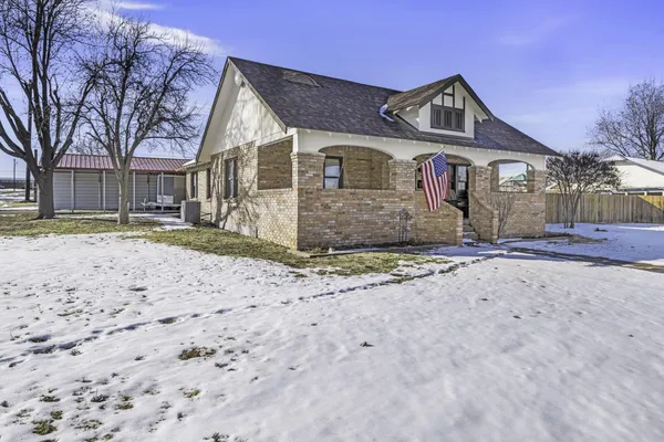 $195,000 | 501 North Houston Street, Shamrock, TX 79079