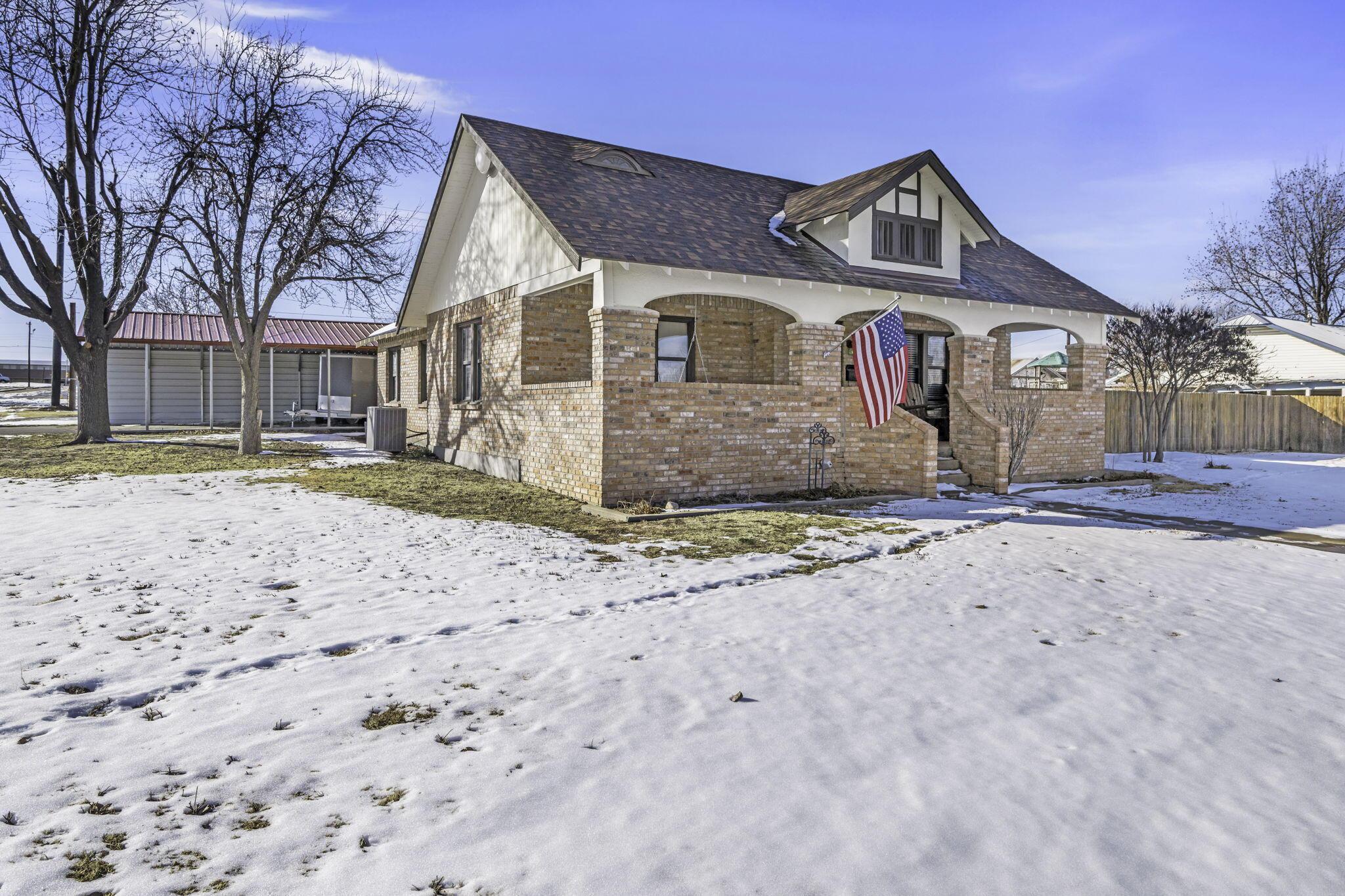 501 North Houston Street Shamrock, TX 79079 - Photo 2 of 24 501 N Houston St 02