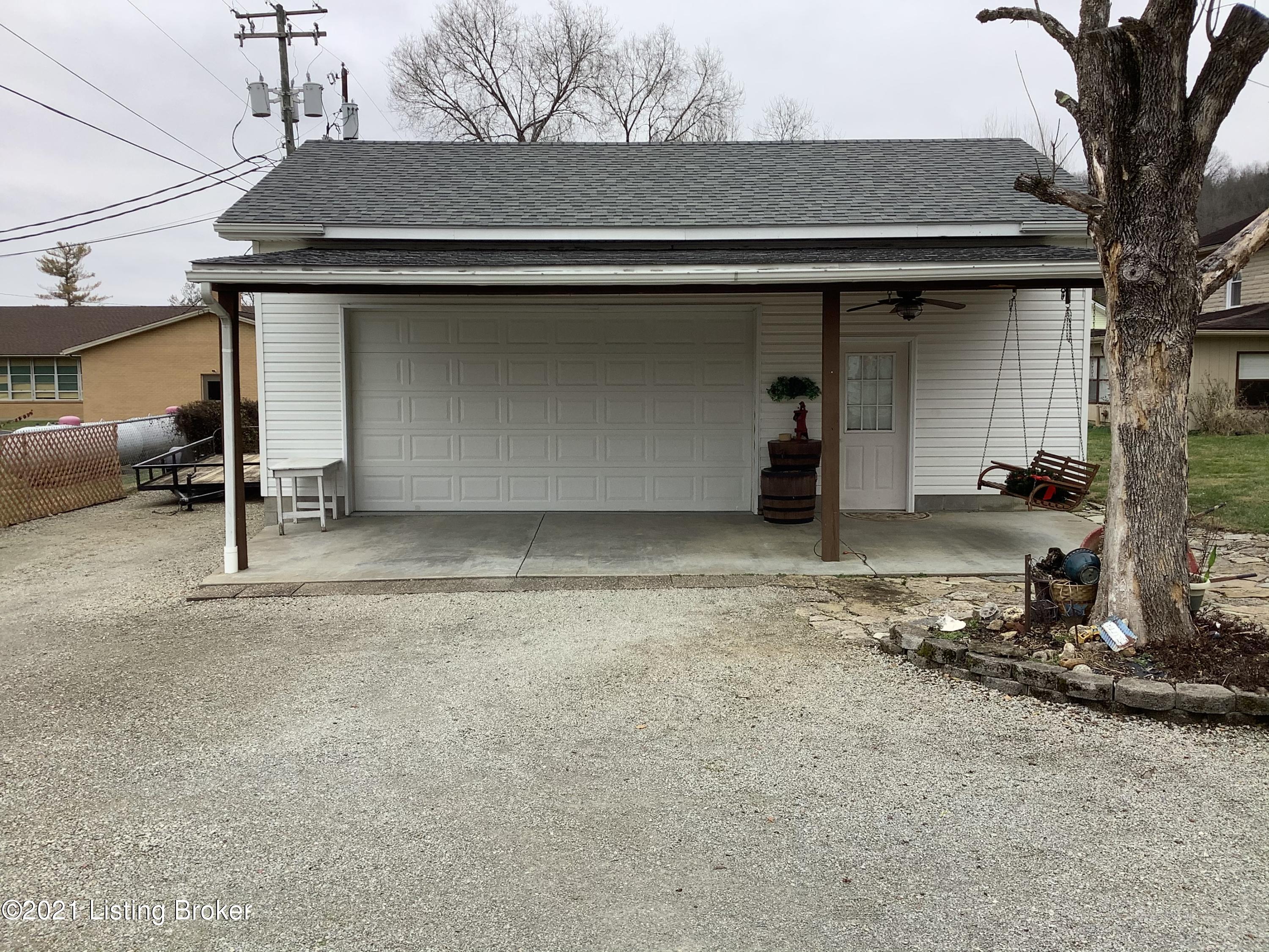 416 Fredericktown Road Springfield, KY 40069 - Photo 9 of 28 D1E40CBF-A3B5-4D99-B4F0-BF637F19EE8B
