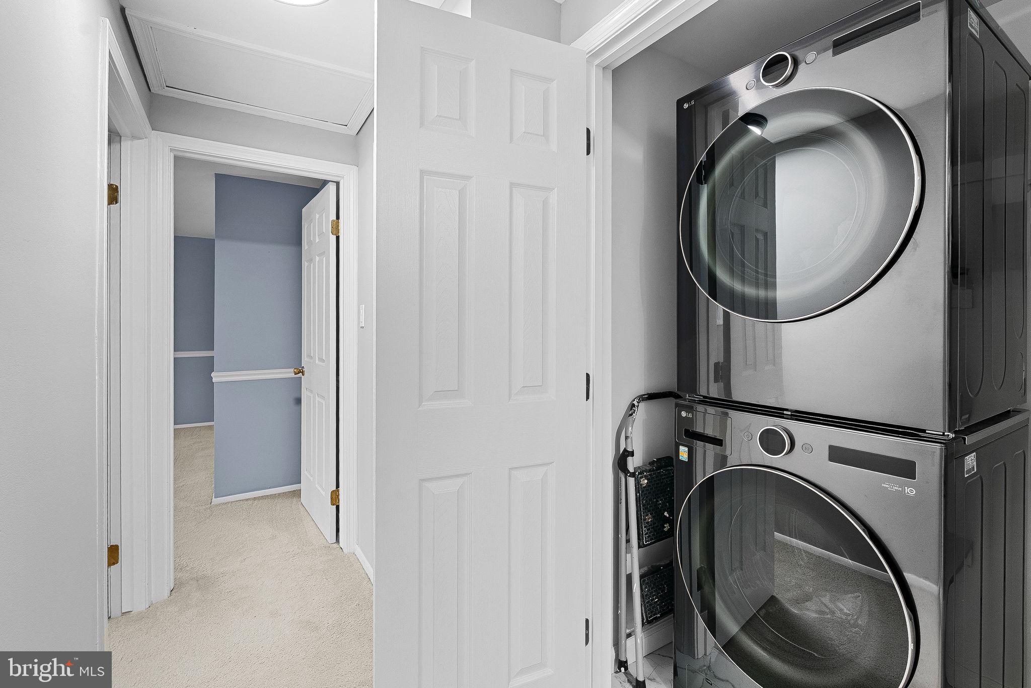 128 Applegate Drive Sterling, VA 20164 - Photo 43 of 58 a utility room with dryer and washer