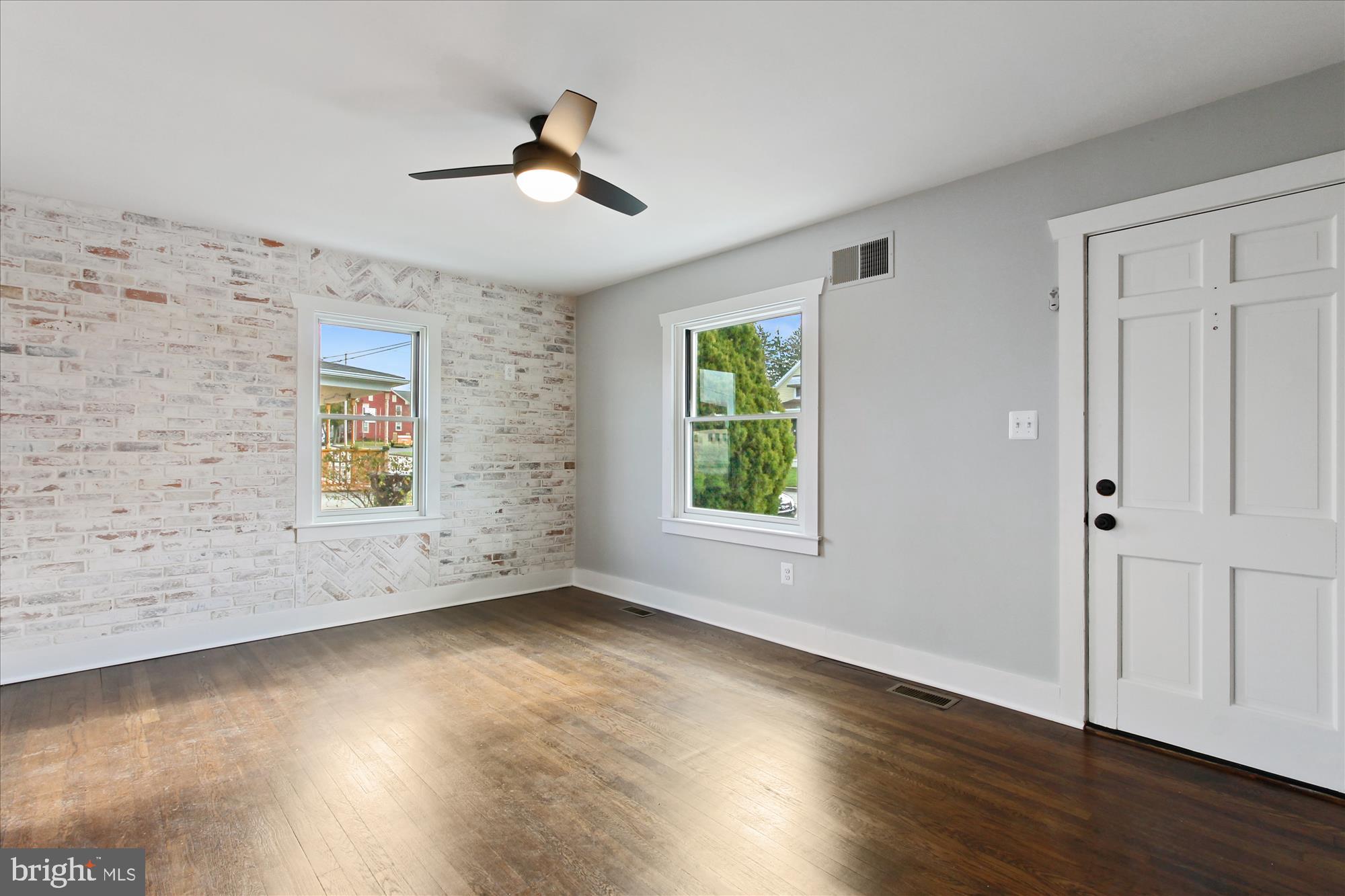 367 Maple Avenue Hanover, PA 17331 - Photo 5 of 30 Family Room