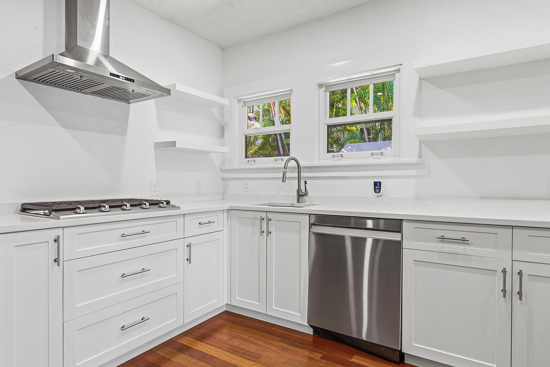 810 Avon Road West Palm Beach, FL 33401 - Photo 15 of 50 Kitchen