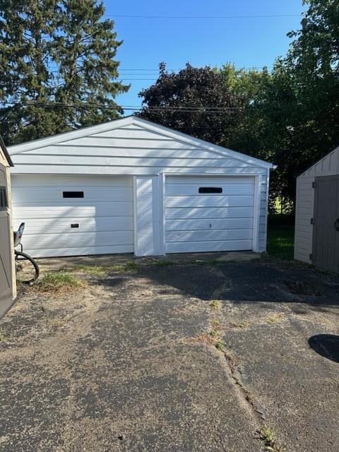 254 Calahan Road Columbus, OH 43207 - Photo 11 of 14 2 Car Garage