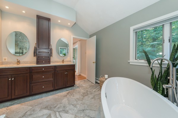 739 C Main Street Boxford, MA 01921 - Photo 16 of 30 Gallery Image 16