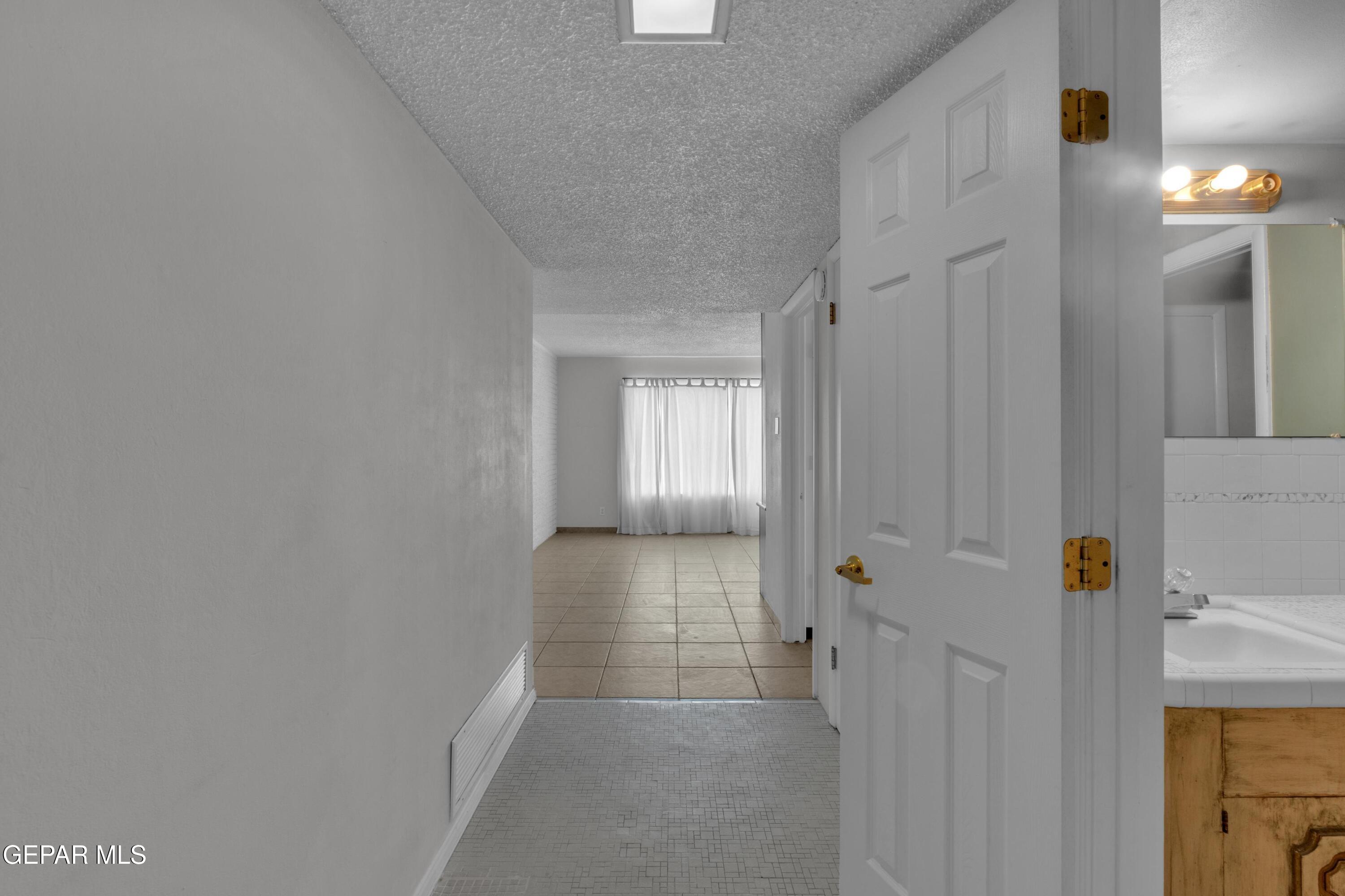 337 Clairemont Road El Paso, TX 79912 - Photo 5 of 45 2 (1)