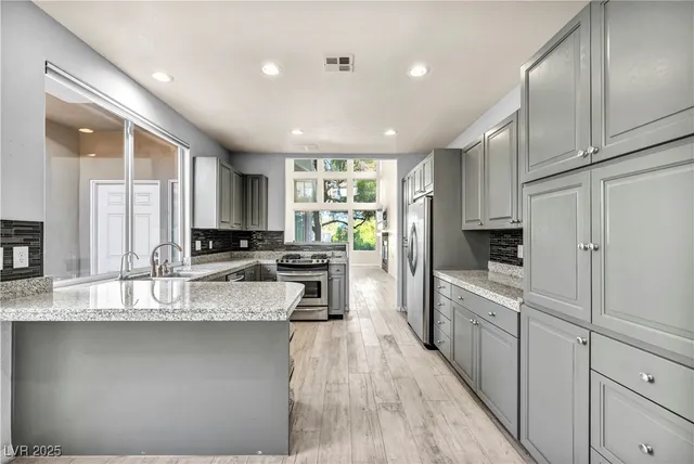 $3,200 | 5016 Mt Pleasant Lane, Las Vegas, NV 89113