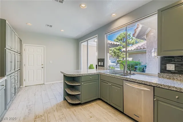 $3,200 | 5016 Mt Pleasant Lane, Las Vegas, NV 89113