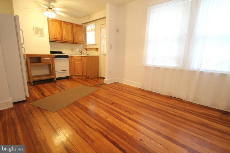 76 Kinship Road Dundalk, MD 21222 - Photo 15 of 18 Dining Room