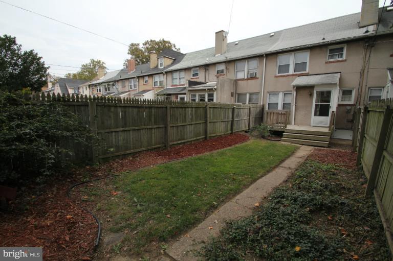 76 Kinship Road Dundalk, MD 21222 - Photo 4 of 18 Exterior (Rear)