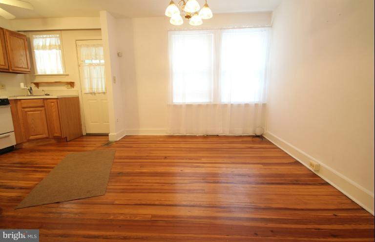 76 Kinship Road Dundalk, MD 21222 - Photo 5 of 18 Dining Room