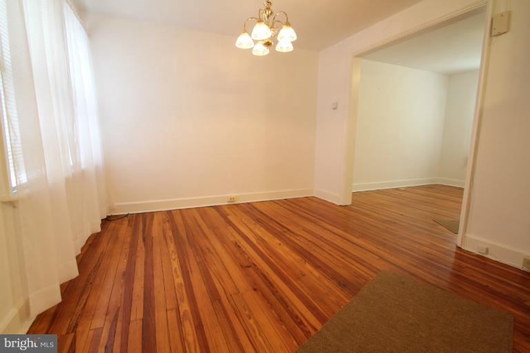 76 Kinship Road Dundalk, MD 21222 - Photo 7 of 18 Dining Room