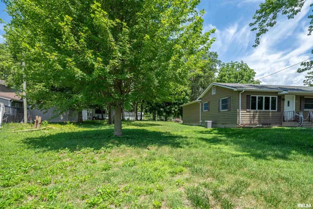 $159,900 | 105 East 9th Street, Delavan, IL 61734