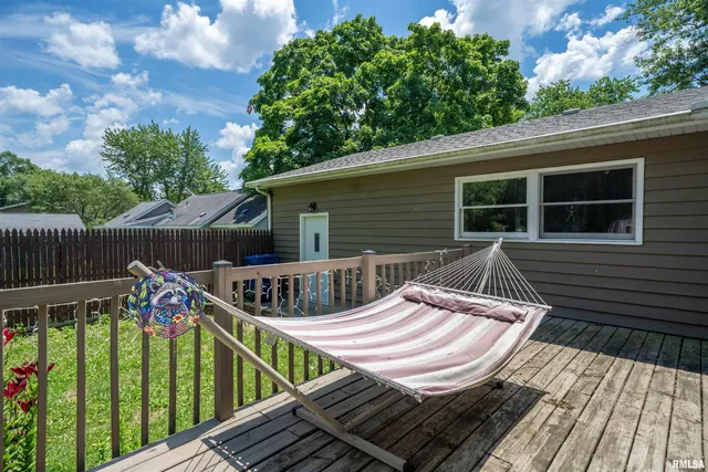 $159,900 | 105 East 9th Street, Delavan, IL 61734