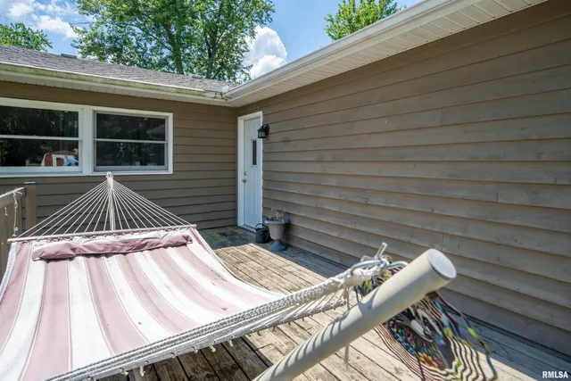 $159,900 | 105 East 9th Street, Delavan, IL 61734