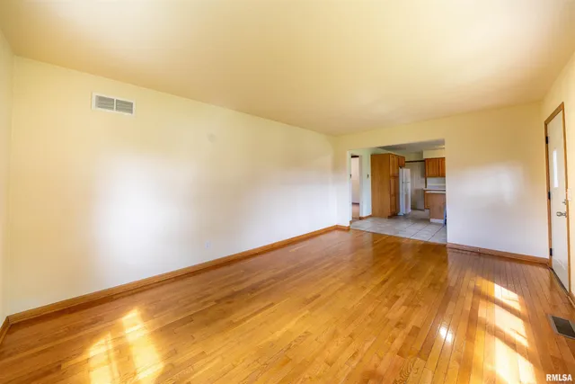 $159,900 | 105 East 9th Street, Delavan, IL 61734