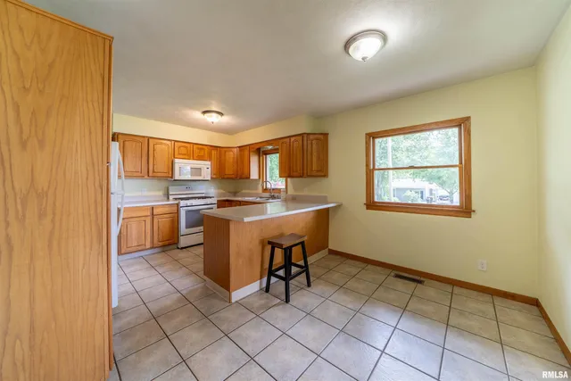 $159,900 | 105 East 9th Street, Delavan, IL 61734