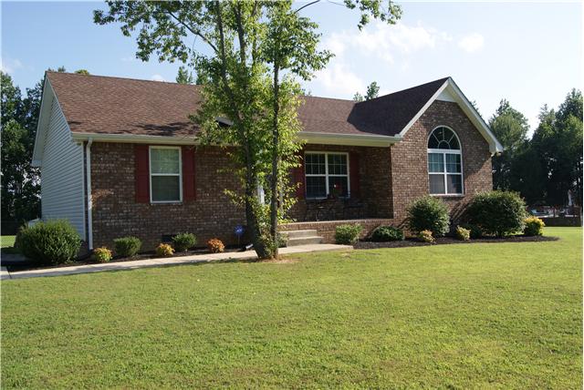 8137 Friendship Road Cross Plains, TN 37049 - Photo 2 of 19