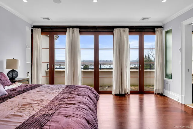 $6,499,000 | 717 A Short Beach Road, St. James, NY 11780