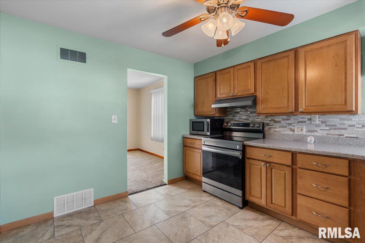 3041 East Trinity Avenue Springfield, IL 62702 - Photo 11 of 37 Gallery Image 11