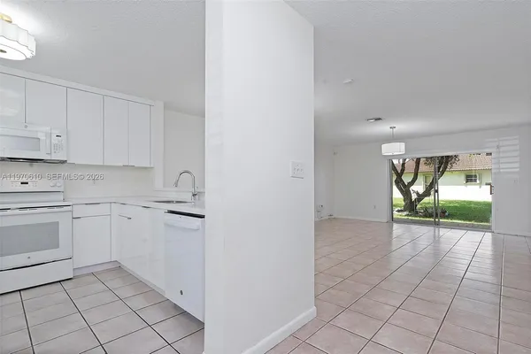 $2,650 | 706 Northwest 108th Terrace, Pembroke Pines, FL 33026