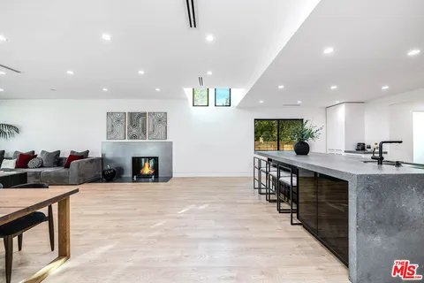 $1,395,000 | 17150 Vintage Street, Northridge, CA 91325