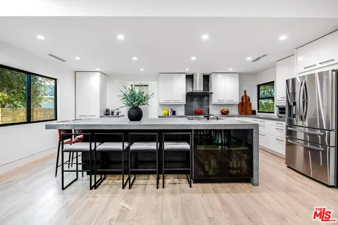 $1,395,000 | 17150 Vintage Street, Northridge, CA 91325
