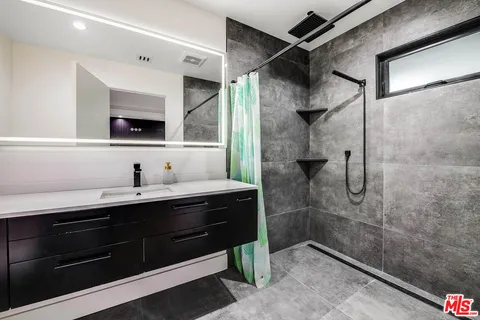 $1,395,000 | 17150 Vintage Street, Northridge, CA 91325