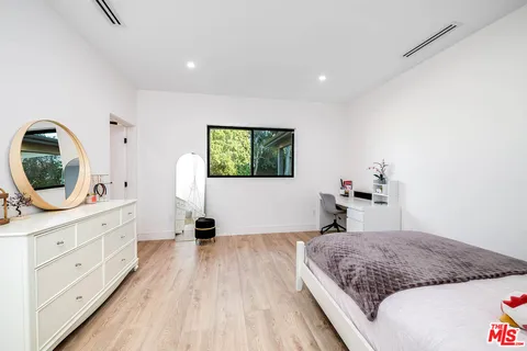 $1,395,000 | 17150 Vintage Street, Northridge, CA 91325