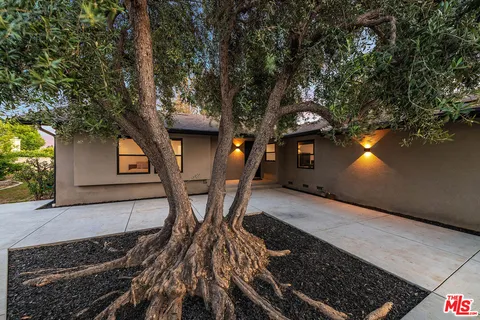 $1,395,000 | 17150 Vintage Street, Northridge, CA 91325